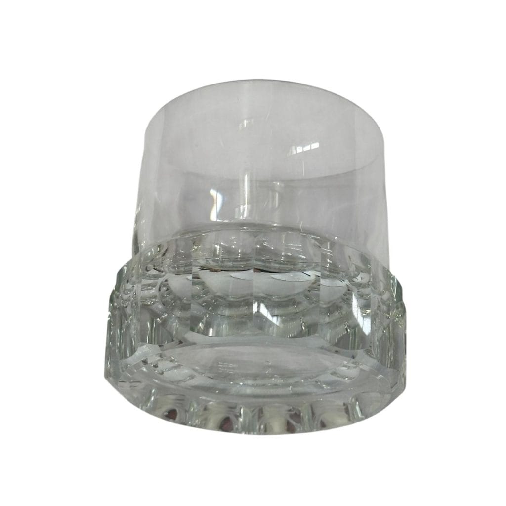 Par de vasos de whisky de vidrio tallado con diseños diferentes - Imagen 2