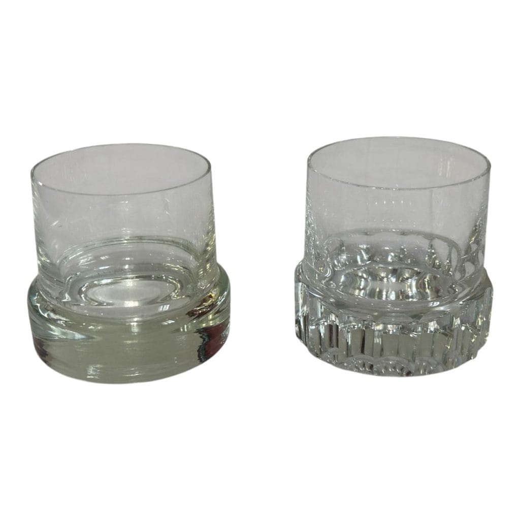 Par de vasos de whisky de vidrio tallado con diseños diferentes - Imagen 6