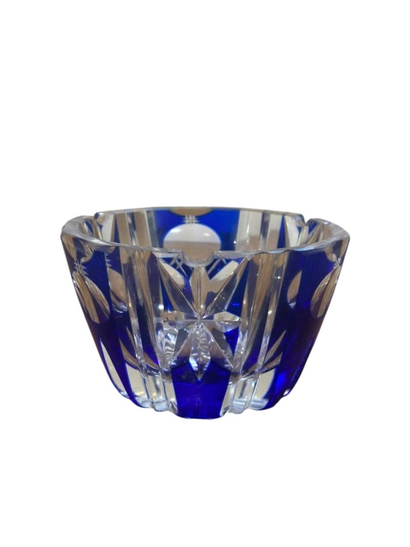 Cenicero de cristal tallado azul cobalto
