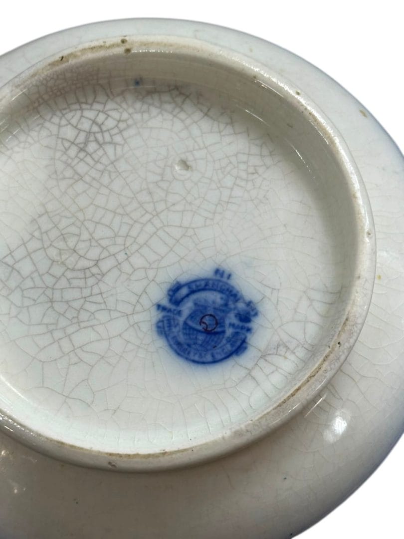 Jarra de porcelana / loza con estilizado diseño britanico - Imagen 6