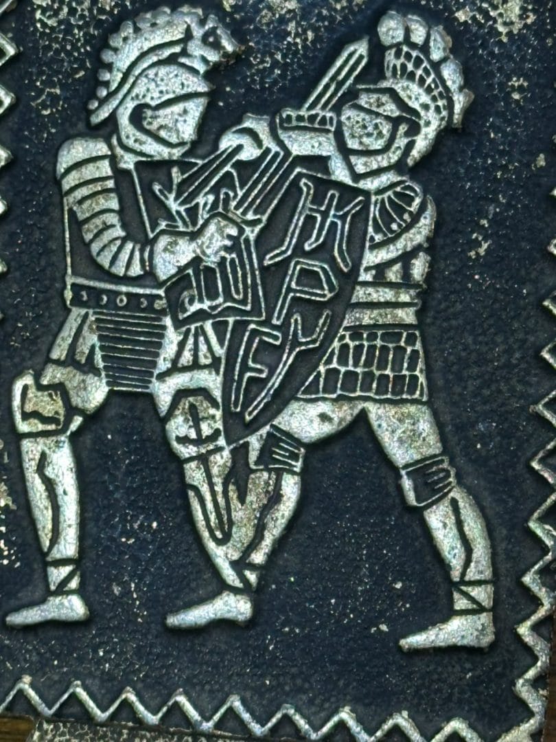 Clip / pinza portapapeles vintage de metal con escena medieval - Imagen 9