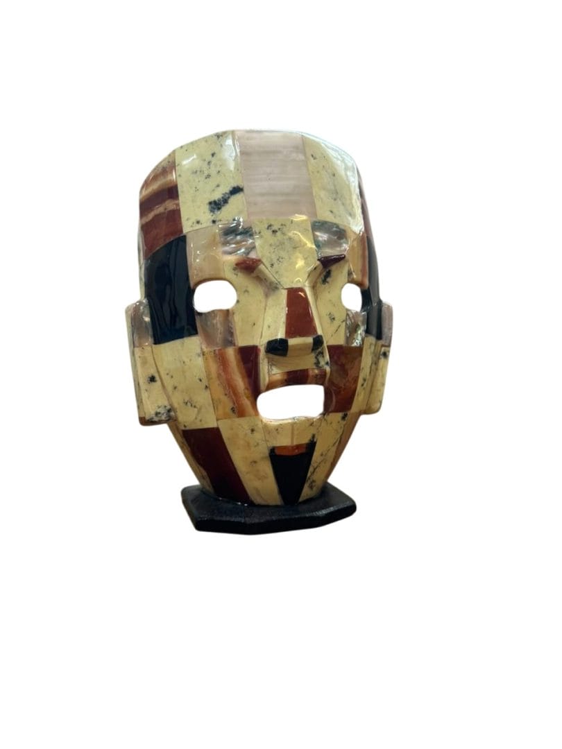 MÁSCARA / ESCULTURA DE ROSTRO EN PIEDRA TIPO MOSAICO PRECOLOMBINO CON BASE - Imagen 4