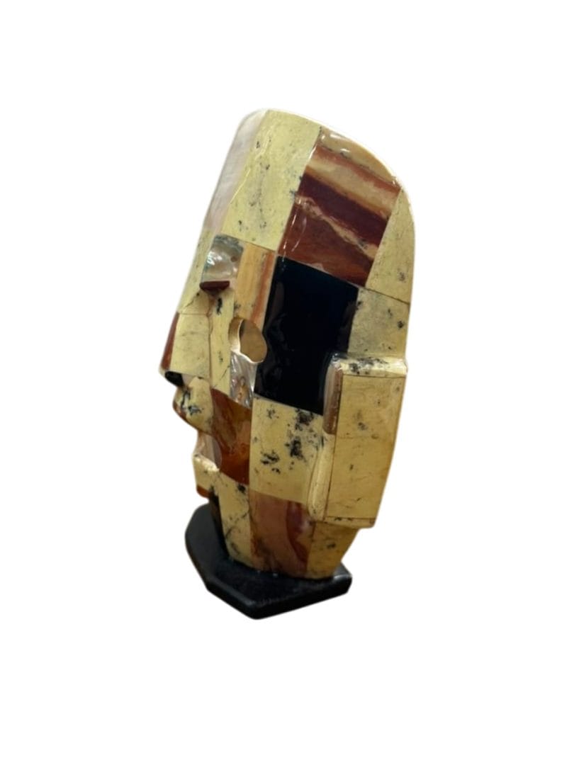 MÁSCARA / ESCULTURA DE ROSTRO EN PIEDRA TIPO MOSAICO PRECOLOMBINO CON BASE - Imagen 6