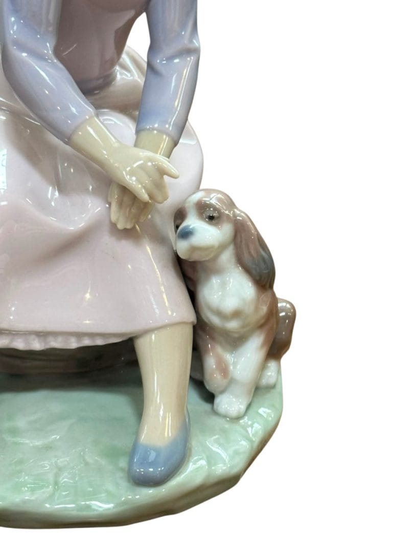 FIGURA DE PORCELANA “JOVEN CON PERRITO” – LLADRÓ (ESPAÑA) - Imagen 6