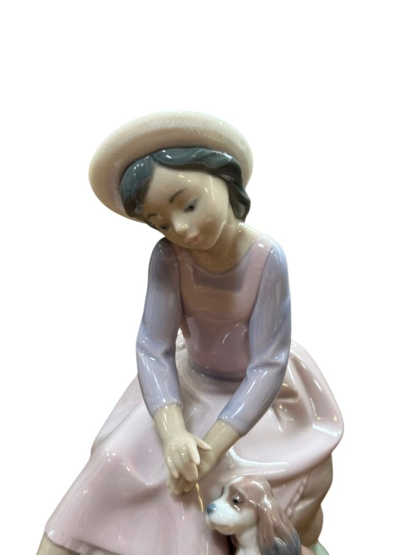 FIGURA DE PORCELANA “JOVEN CON PERRITO” – LLADRÓ (ESPAÑA) - Imagen 8