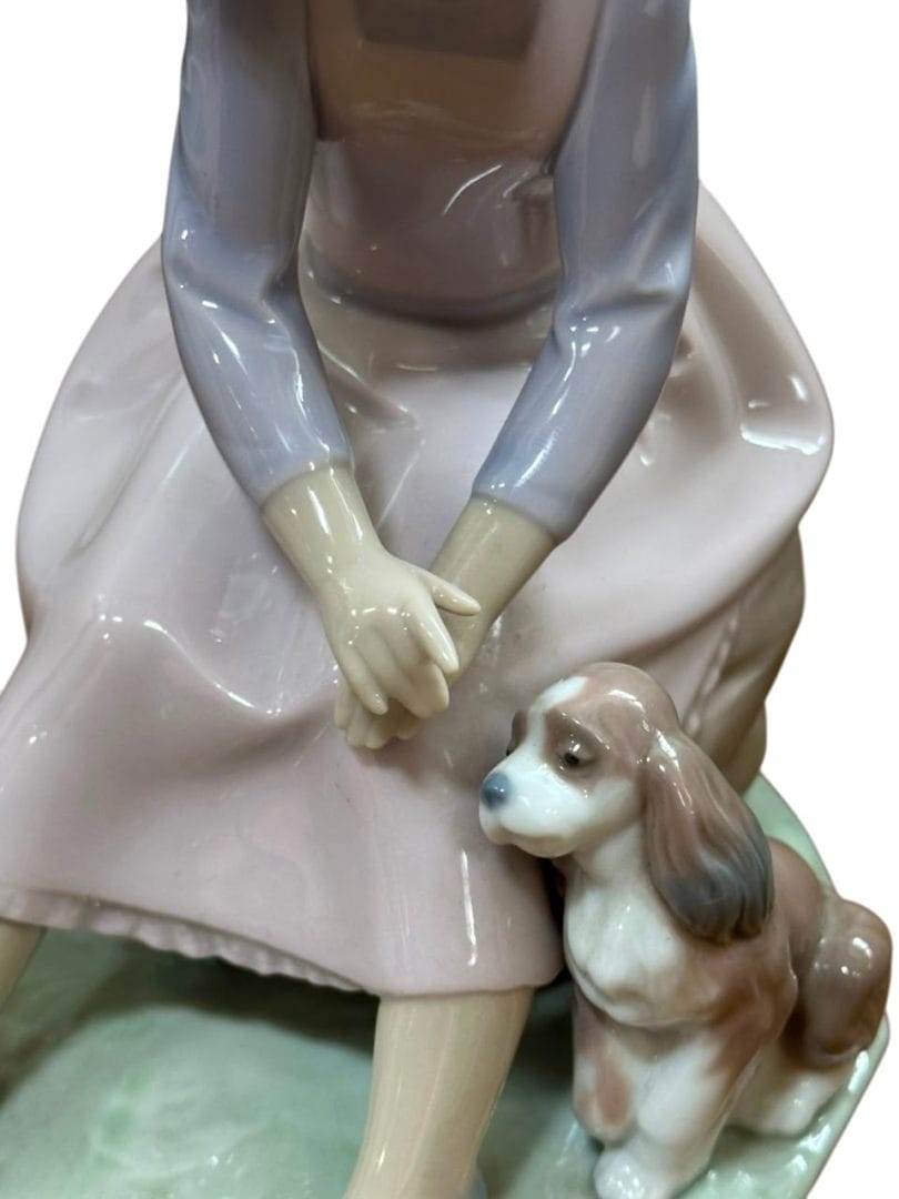 FIGURA DE PORCELANA “JOVEN CON PERRITO” – LLADRÓ (ESPAÑA) - Imagen 9