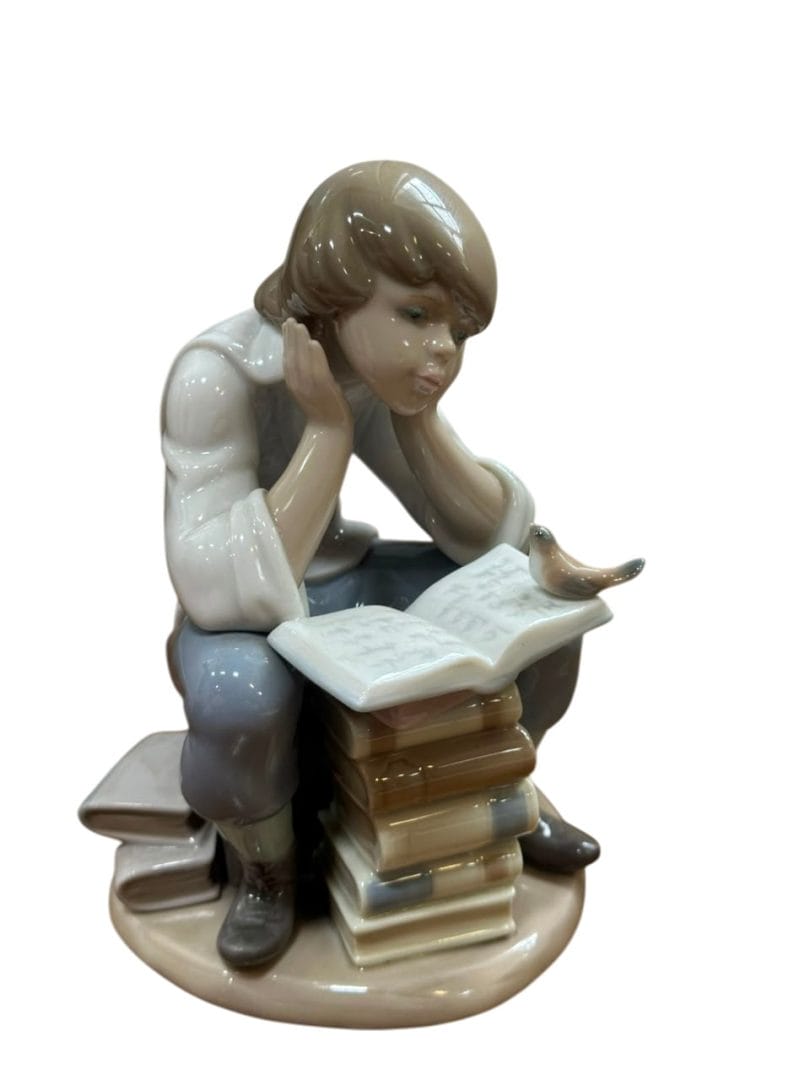FIGURA DE PORCELANA “NIÑO ESTUDIANDO CON PÁJARO” – LLADRÓ (ESPAÑA) - Imagen 5