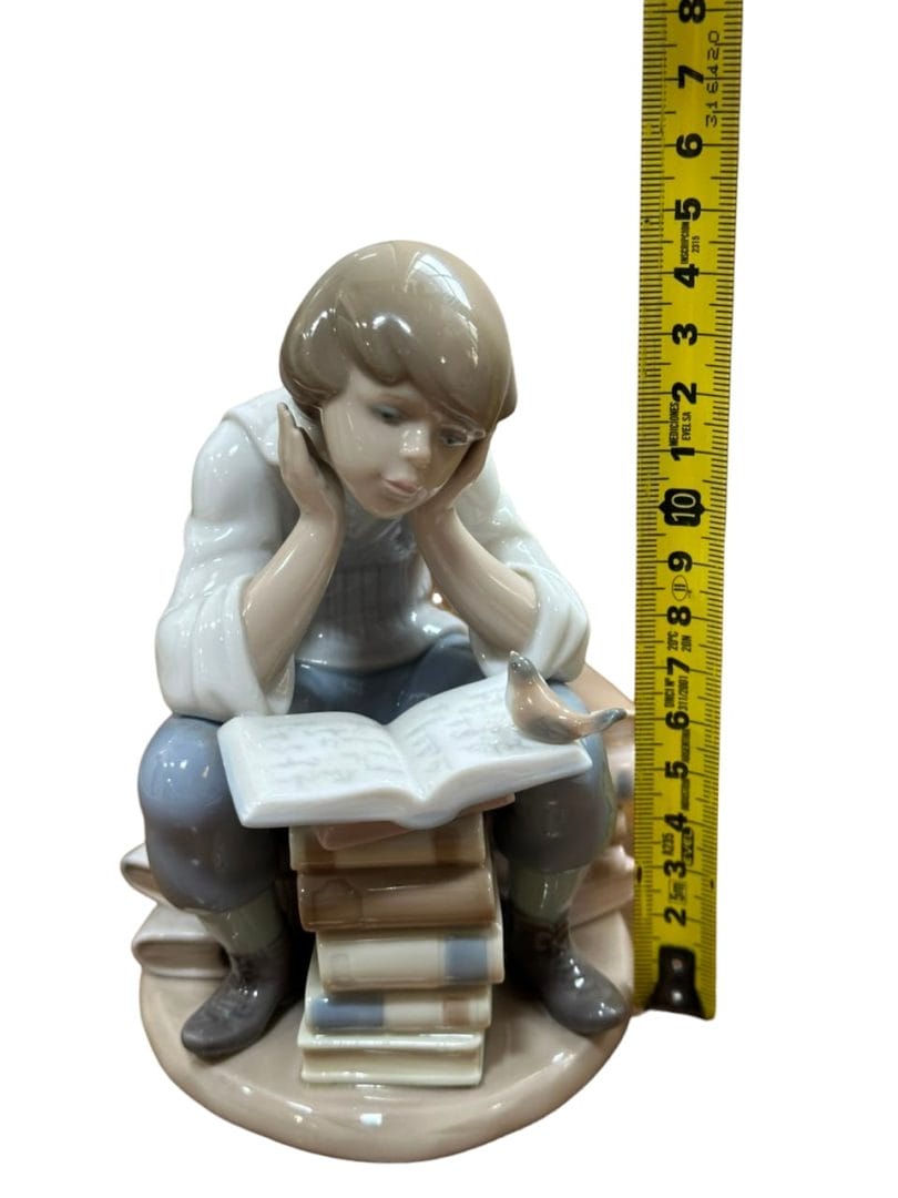 FIGURA DE PORCELANA “NIÑO ESTUDIANDO CON PÁJARO” – LLADRÓ (ESPAÑA) - Imagen 8