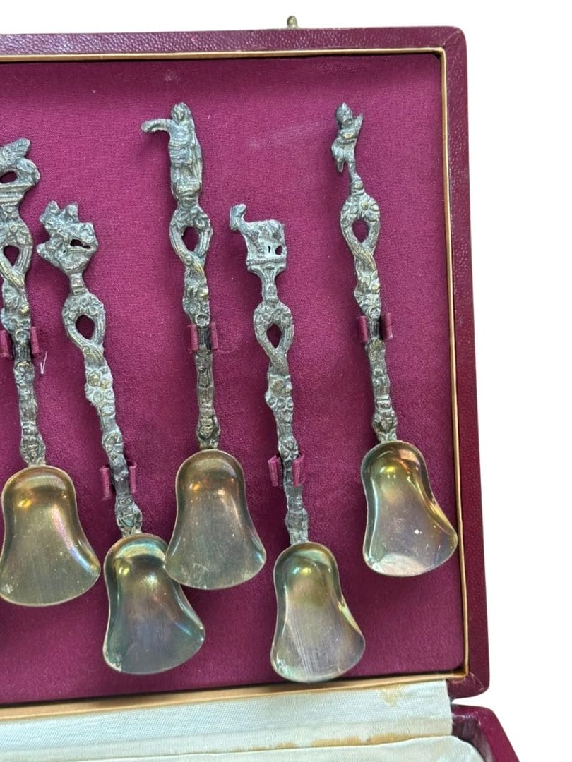 SET DE 12 CUCHARITAS VINTAGE DE METAL TRABAJADO – INDUSTRIA ARGENTINA - Imagen 5