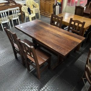 Juego de comedor en madera de algarrobo