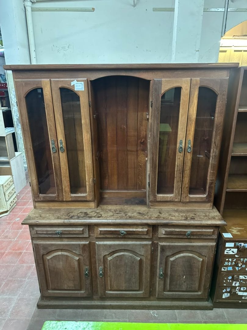 Mueble modular cristalero y bajo mesada en madera de algarrobo - Imagen 5