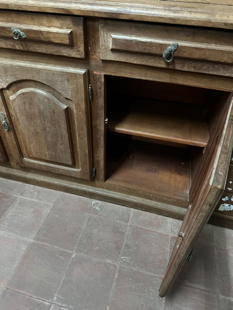 Mueble modular cristalero y bajo mesada en madera de algarrobo - Imagen 8