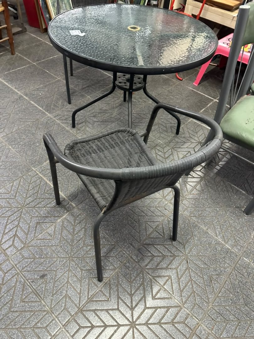 Juego de jardin / exterior mesa de vidrio templado y sillas simil rattan - Imagen 6