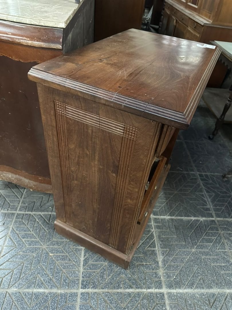 Mueble de guardado / mesita auxiliar en madera maciza - Imagen 5