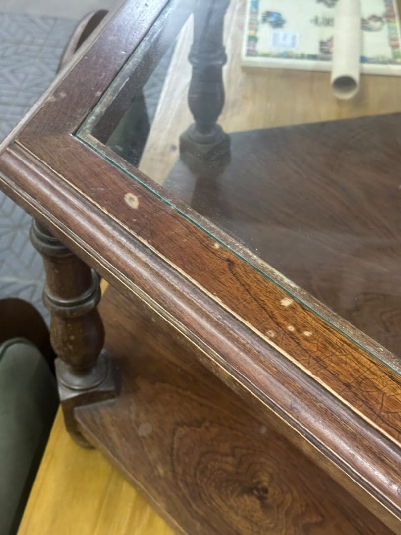 Mesa ratona hexagonal de madera y vidrio - Imagen 5