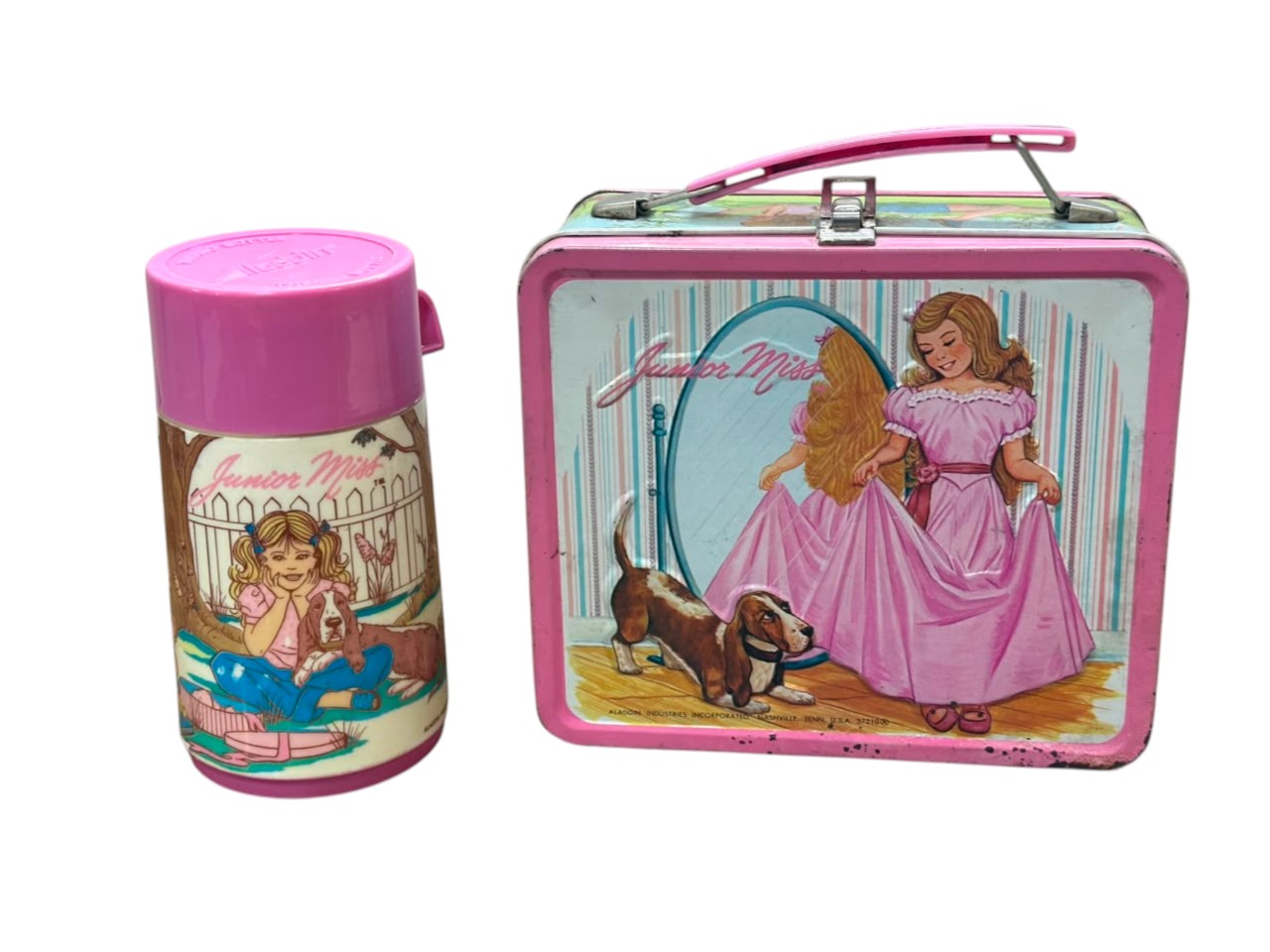 SET DE LONCHERA DE METAL Y TERMO VINTAGE "JUNIOR MISS" – ALADDIN (MADE IN USA)