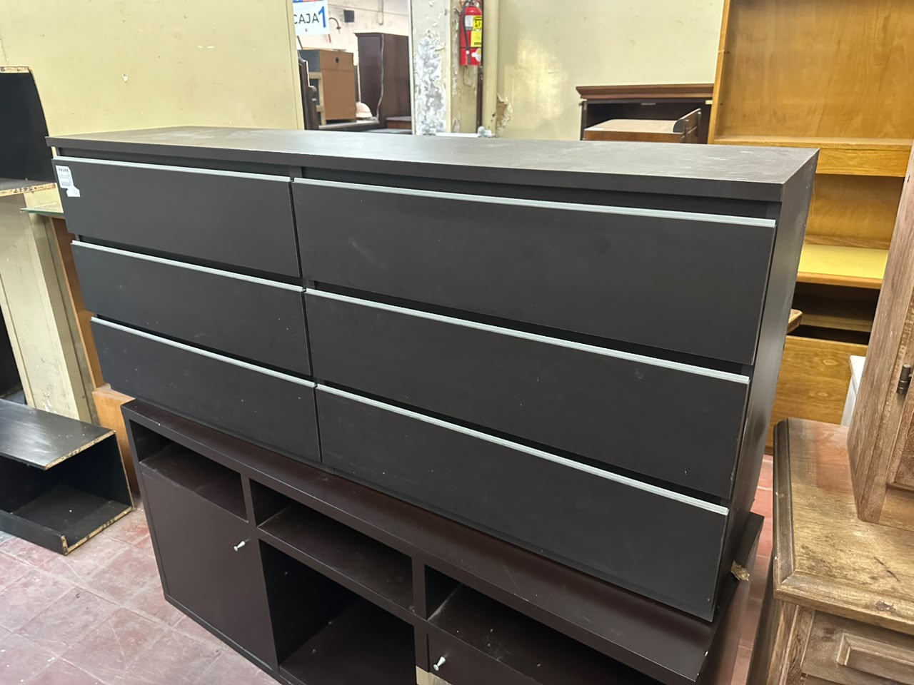 Mueble cajonera baja en melamina gris oscuro