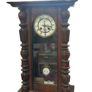 RELOJ DE PARED DE PÉNDULO ANTIGUO CON GRABADO "R=A"