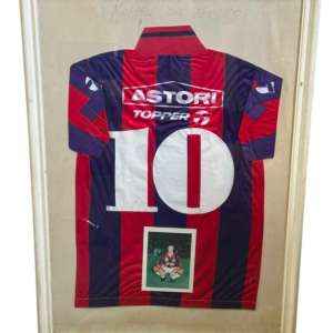 CUADRO CON CAMISETA DE SAN LORENZO (1992-1993) – N° 10 NÉSTOR "PIPO" GOROSITO