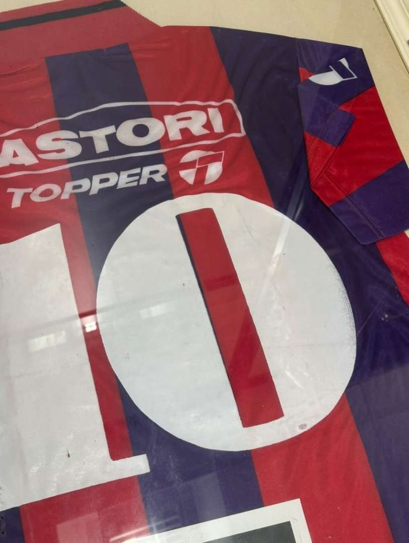 CUADRO CON CAMISETA DE SAN LORENZO (1992-1993) – N° 10 NÉSTOR "PIPO" GOROSITO - Imagen 4