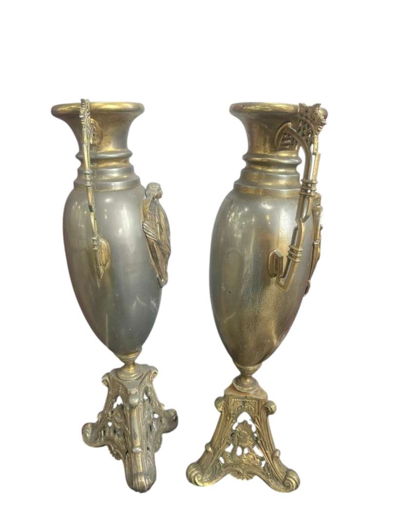 PAR DE JARRONES/FLOREROS GRANDES DE METAL – ESTILO ECLESIÁSTICO Y ART NOUVEAU - Imagen 12