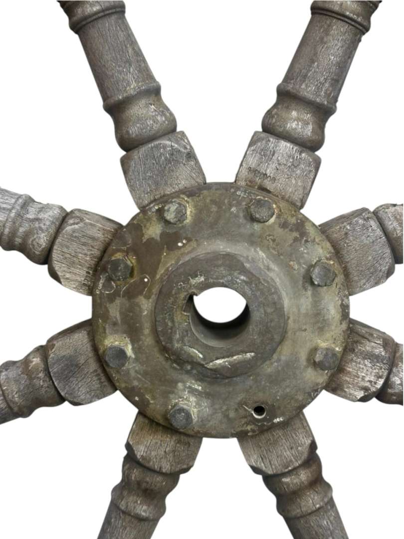 TIMÓN DE BARCO ANTIGUO DE MADERA Y HIERRO – PIEZA NAÚTICA MACIZA - Imagen 7