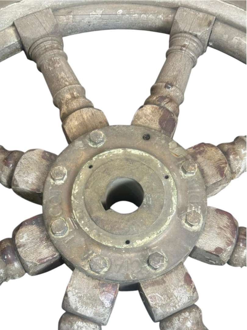 TIMÓN DE BARCO ANTIGUO DE MADERA Y HIERRO – PIEZA NAÚTICA MACIZA - Imagen 8