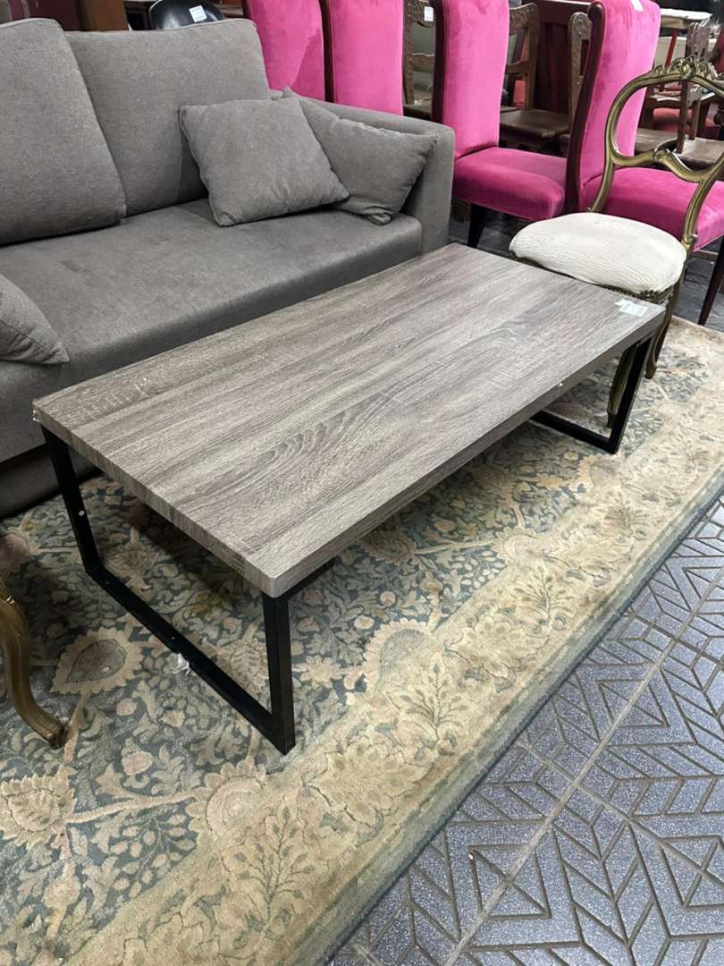 Mesa ratona industrial de melamina y metal - Imagen 3