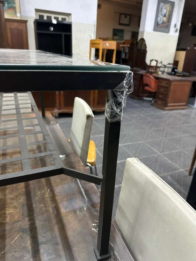 Mesa ratona metálica de hierro gris con tapa de vidrio y estante mallado - Imagen 11