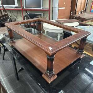 Mesa ratona grande de madera con estante inferior