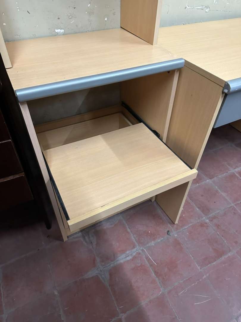 Juego de escritorio con dos torres biblioteca en melamina - Imagen 5