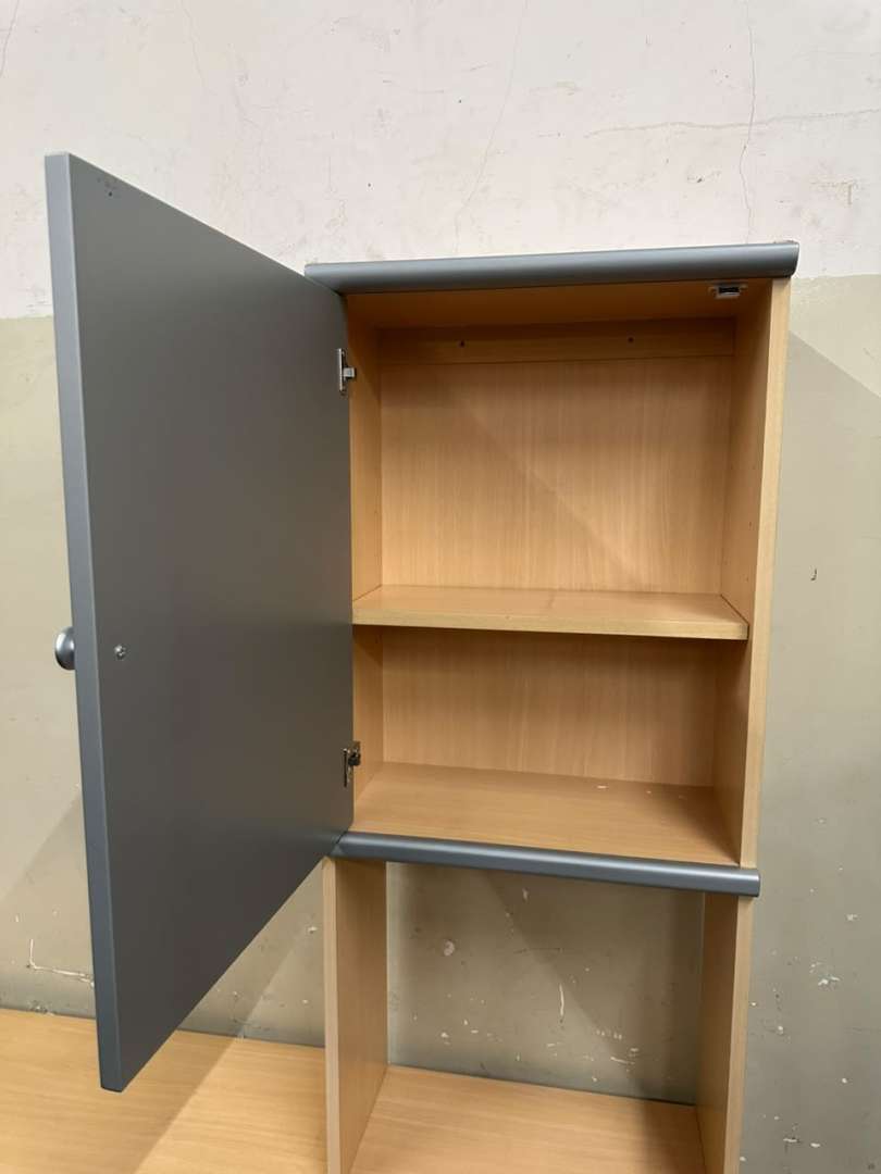 Juego de escritorio con dos torres biblioteca en melamina - Imagen 9