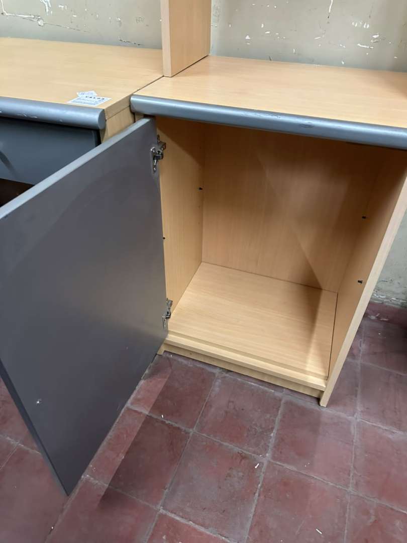 Juego de escritorio con dos torres biblioteca en melamina - Imagen 10