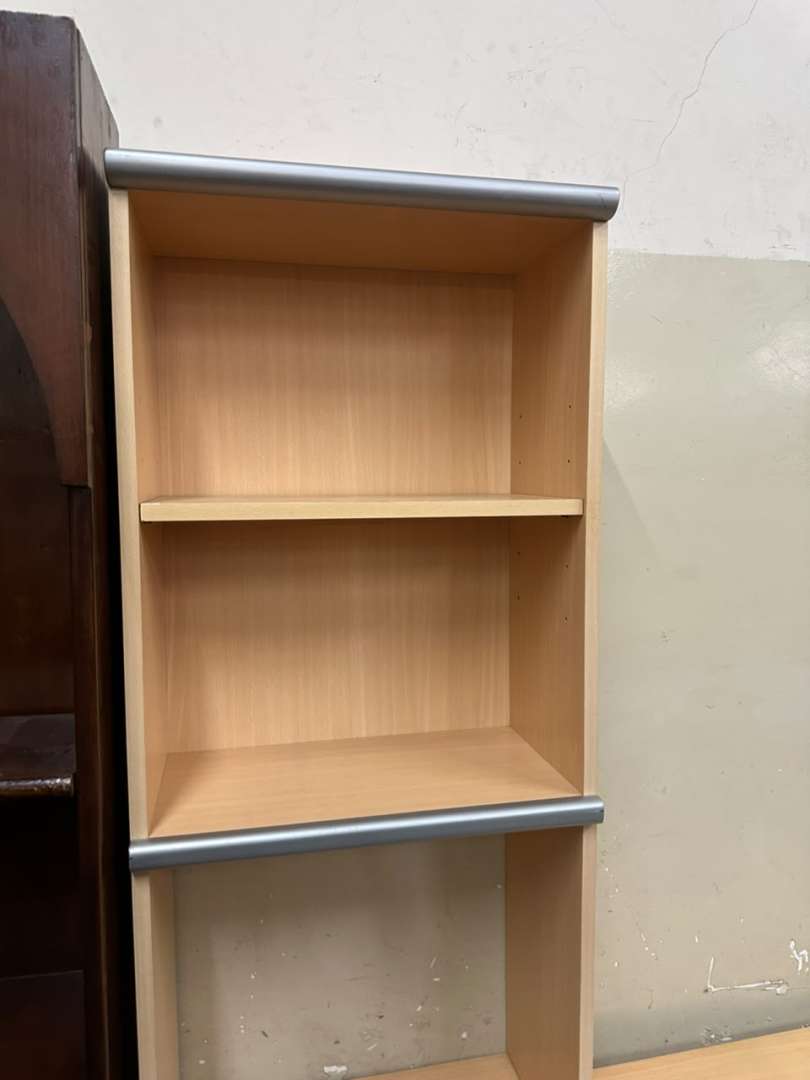 Juego de escritorio con dos torres biblioteca en melamina - Imagen 11