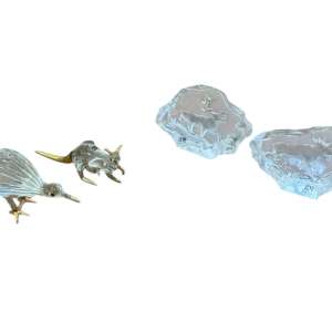 SET DE FIGURAS Y ESCULTURAS DE CRISTAL – MATS JONASSON / CRISTAL CON DETALLES DORADOS