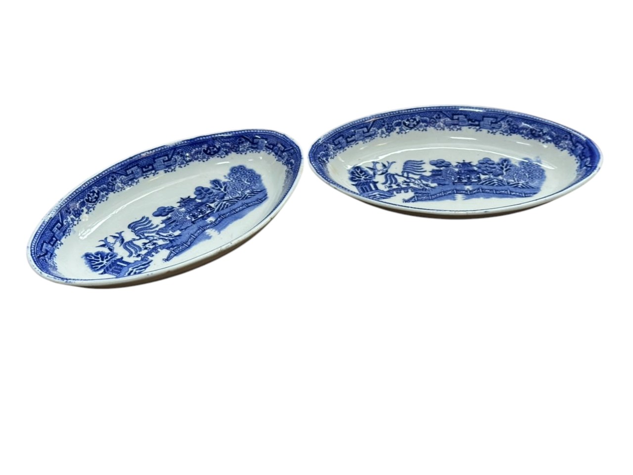 Par de platos ovalados Ingleses Old Willow Adderleys Ltd