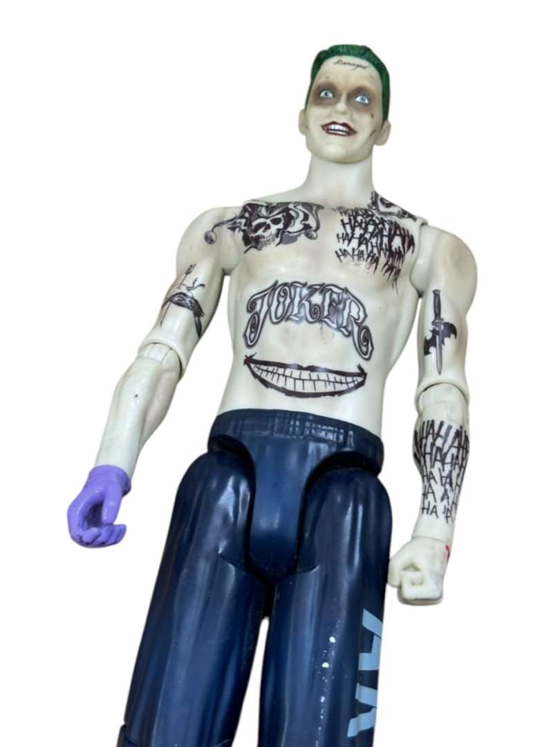 FIGURA DE ACCIÓN JOKER (JARED LETO) – MATTEL / DC COMICS (SUICIDE SQUAD) - Imagen 3