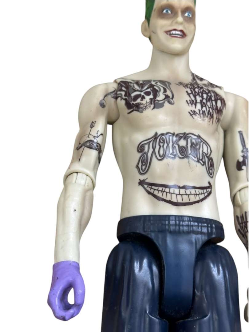 FIGURA DE ACCIÓN JOKER (JARED LETO) – MATTEL / DC COMICS (SUICIDE SQUAD) - Imagen 5