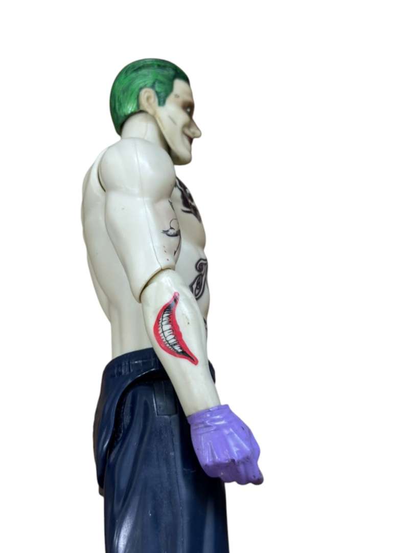 FIGURA DE ACCIÓN JOKER (JARED LETO) – MATTEL / DC COMICS (SUICIDE SQUAD) - Imagen 8