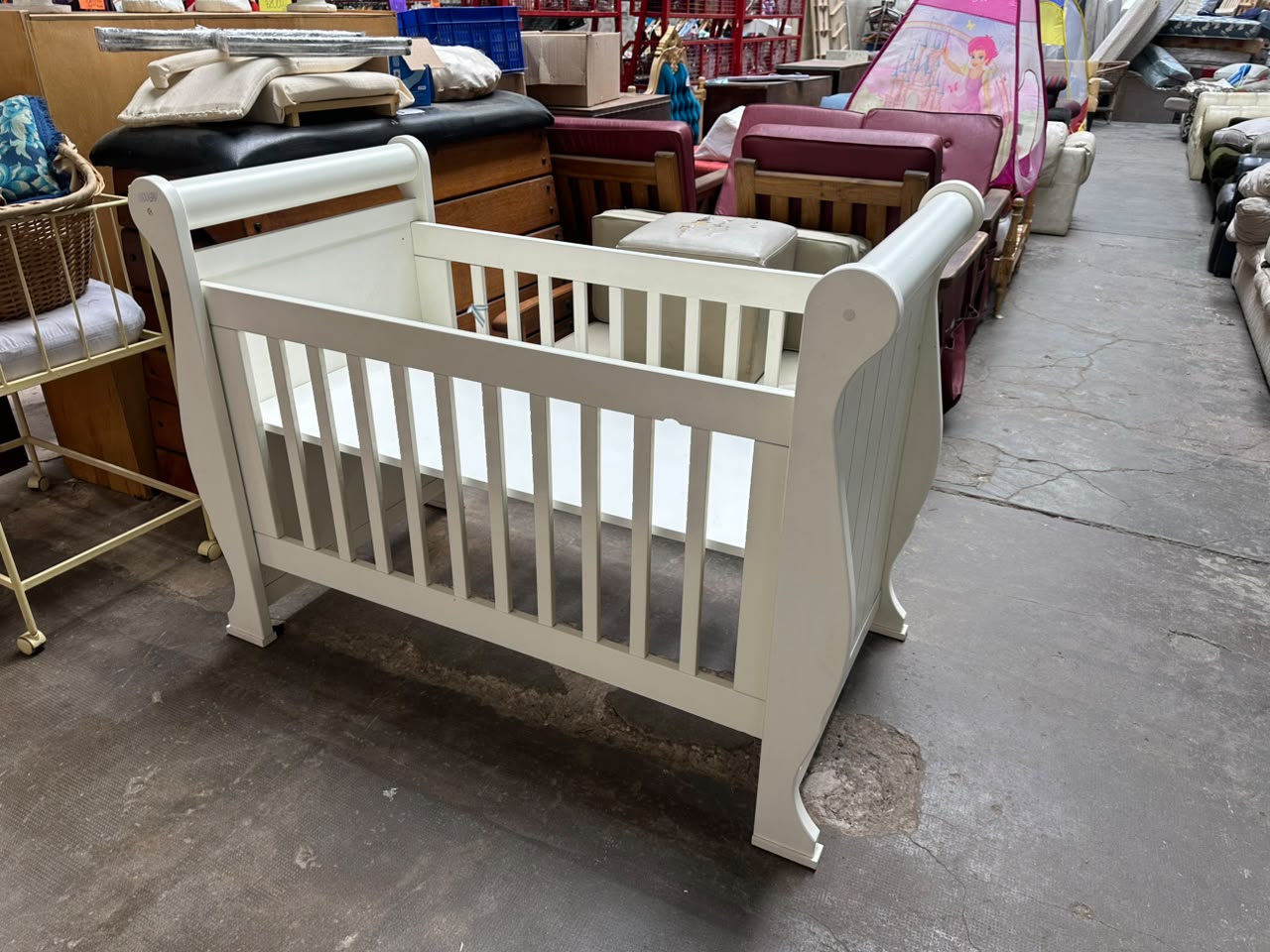 Cuna de madera sólida tipo trineo color blanco - Imagen 6