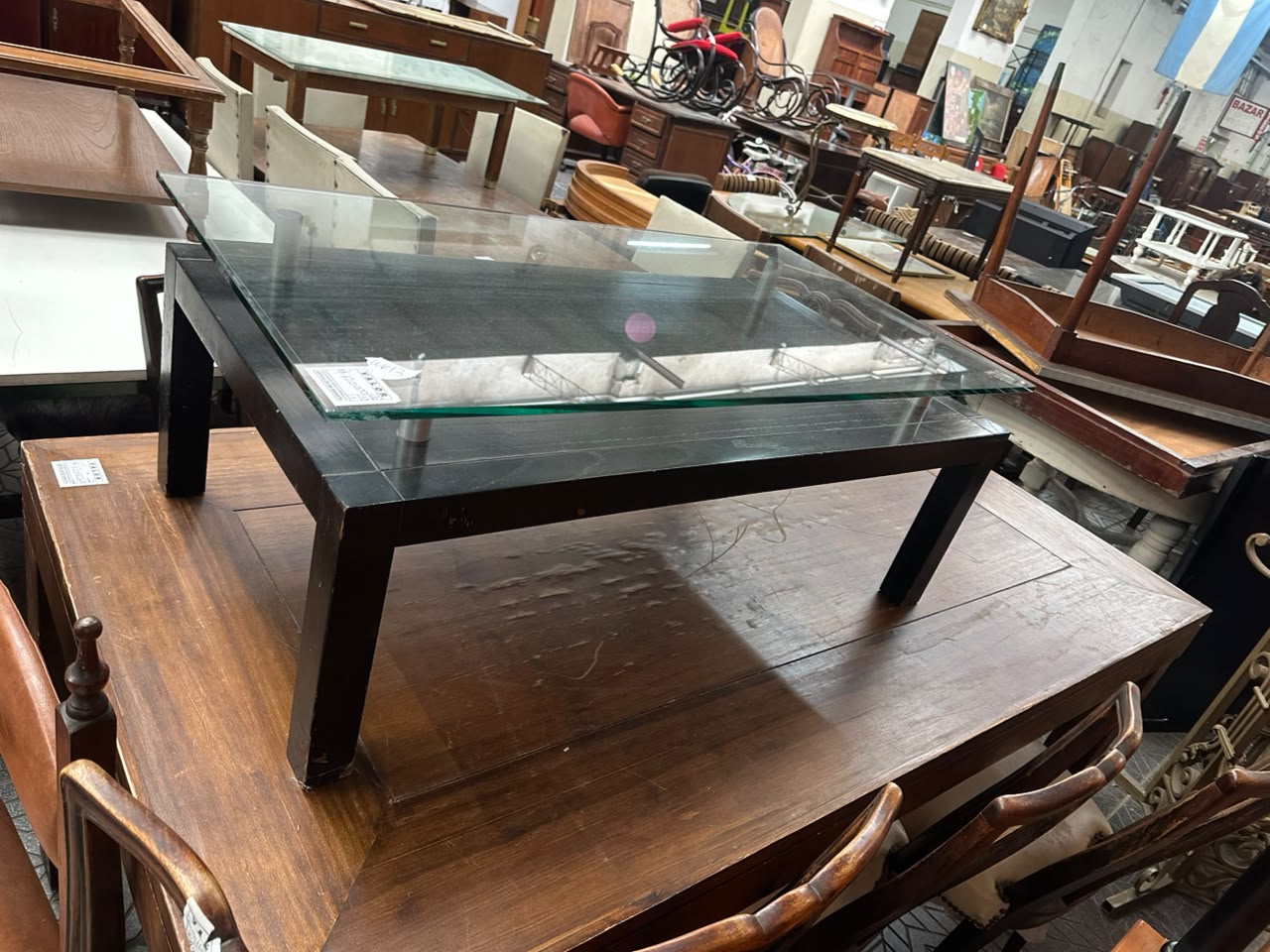 Mesa ratona moderna en madera negra y vidrio templado - Imagen 3