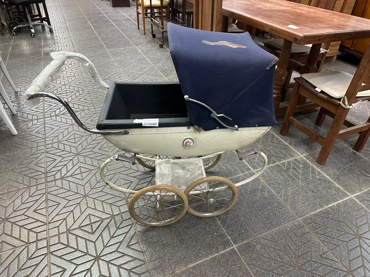Cochecito de bebe y cuna vintage “Silver Cross”