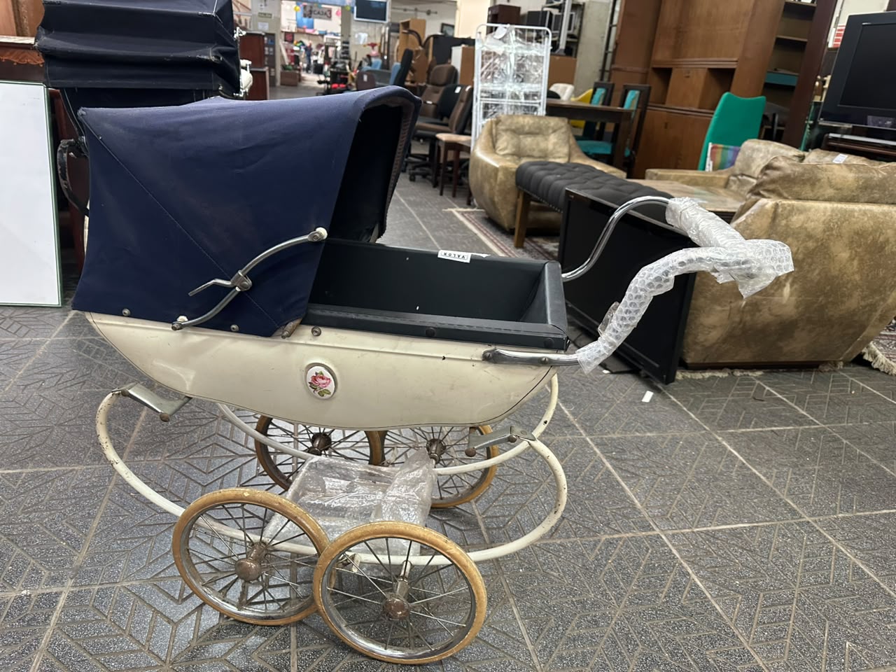 Cochecito de bebe y cuna vintage “Silver Cross” - Imagen 8